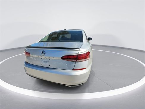Used 2020 Volkswagen Passat 2.0T R-Line image 7