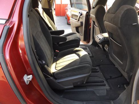 Used 2011 Buick Enclave CX w/ Driver Confidence Package image 25