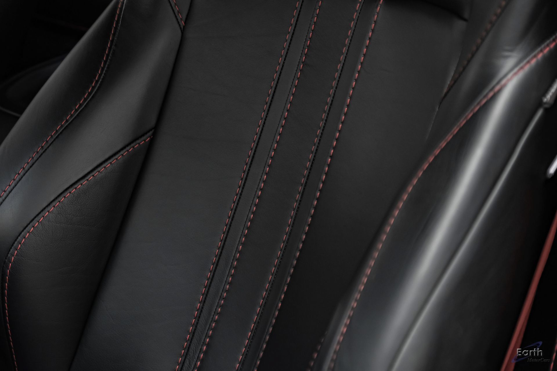Used 2019 Aston Martin V8 Vantage Coupe RWD image 45