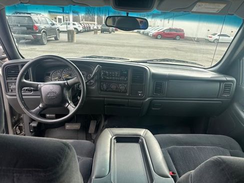 Used 2001 Chevrolet Silverado 1500 LS w/ Firm Ride Suspension Pkg image 12