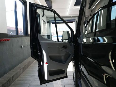 Used 2018 Ford Transit 350 XLT RWD image 9