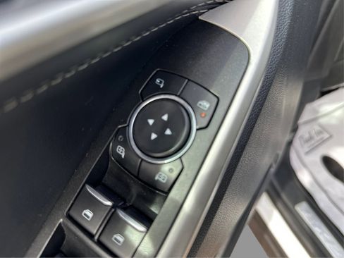 Used 2022 Ford Explorer Limited image 31