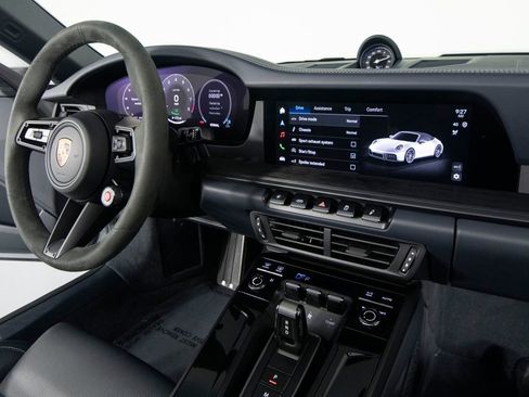 Certified 2025 Porsche 911 Carrera GTS image 33
