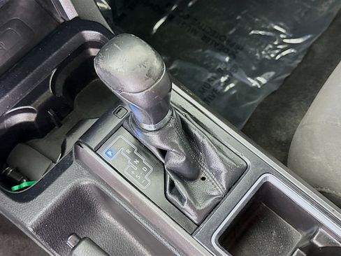 Used 2017 Toyota Tacoma TRD Sport image 20