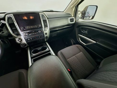 Used 2021 Nissan Titan SV w/ SV Convenience Package AWD/4WD image 11