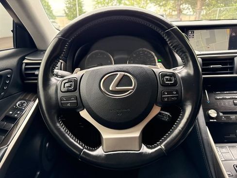 Used 2017 Lexus IS 300 AWD image 19