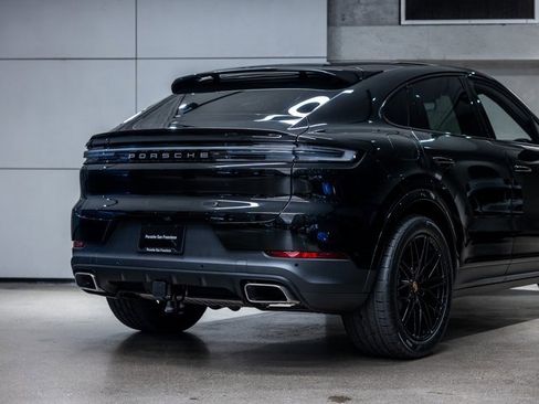 Certified 2025 Porsche Cayenne Coupe image 16