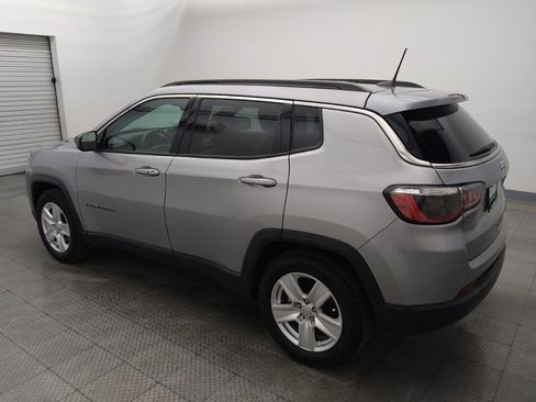 Used 2022 Jeep Compass Latitude FWD image 3