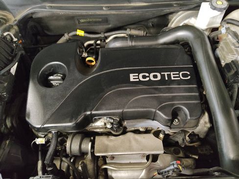 Used 2019 Chevrolet Equinox LS FWD image 30