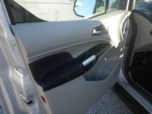 Used 2020 Ford Transit Connect XLT image 15