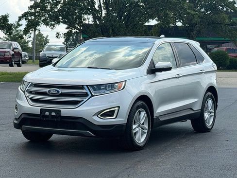 Used 2017 Ford Edge SEL w/ Equipment Group 201A AWD/4WD image 3