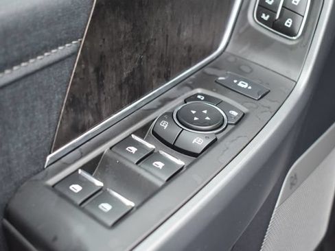 Used 2023 Ford F250 Lariat w/ Lariat Ultimate Package AWD/4WD image 20