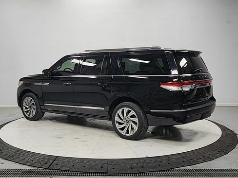 Used 2023 Lincoln Navigator L Reserve AWD/4WD image 5