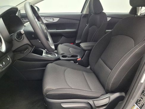 Used 2024 Kia Forte LXS w/ LXS Technology Package image 17