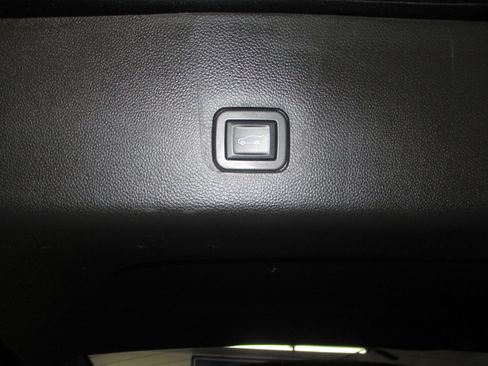 Used 2019 Chevrolet Traverse RS image 15