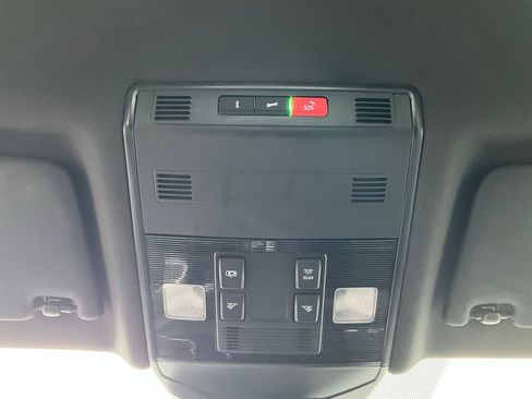 Used 2025 Volkswagen Jetta Sport image 14