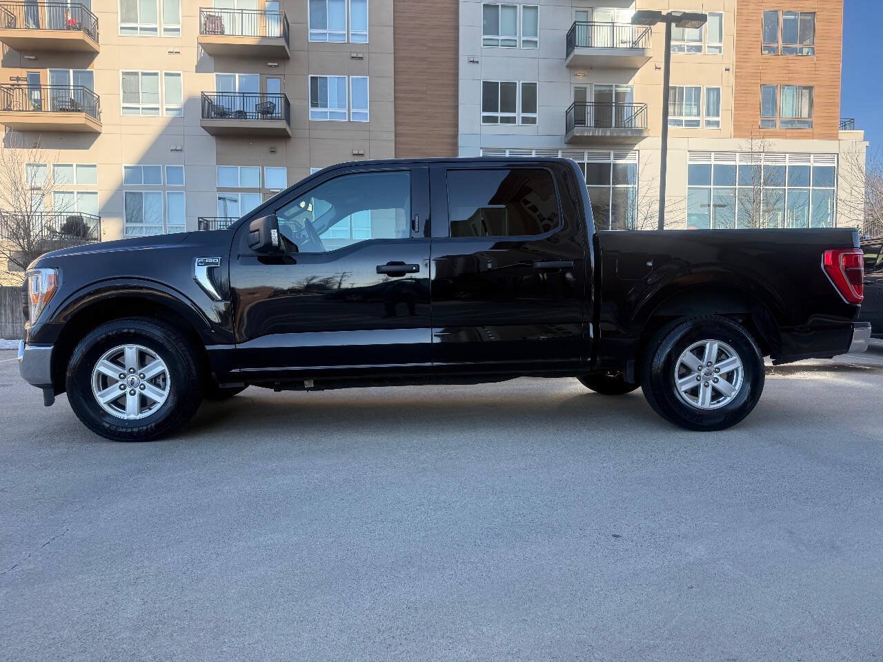 Used 2021 Ford F150 XLT w/ Equipment Group 301A Mid RWD image 9