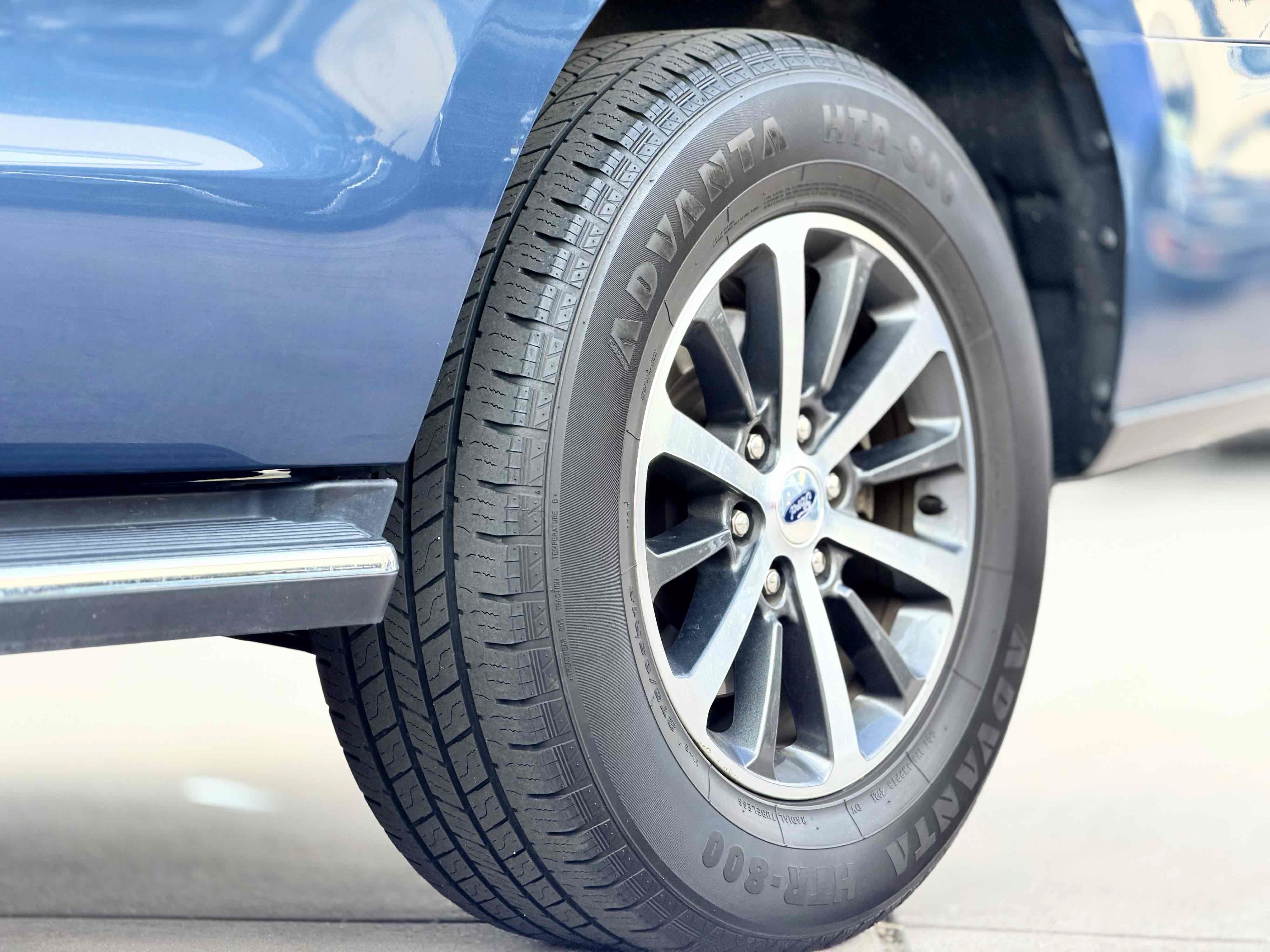 Used 2019 Ford Expedition XLT w/ Equipment Group 202A RWD image 14