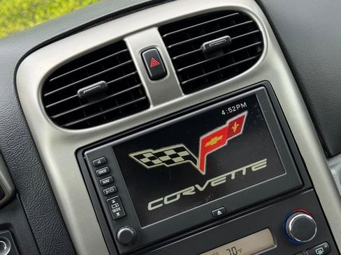 Used 2005 Chevrolet Corvette Coupe w/ Preferred Equipment Group RWD image 26