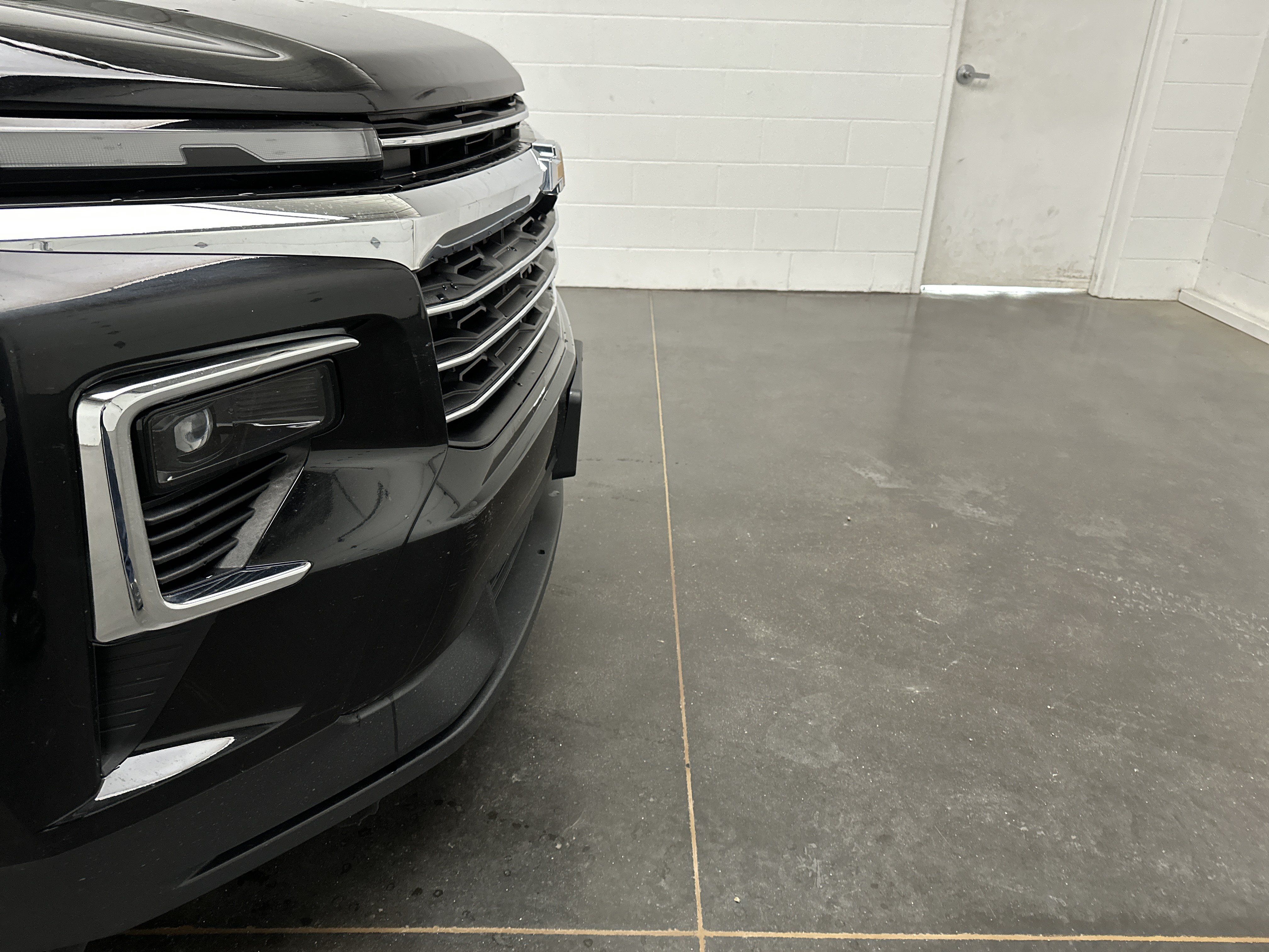 Used 2025 Chevrolet Traverse LT AWD/4WD image 2