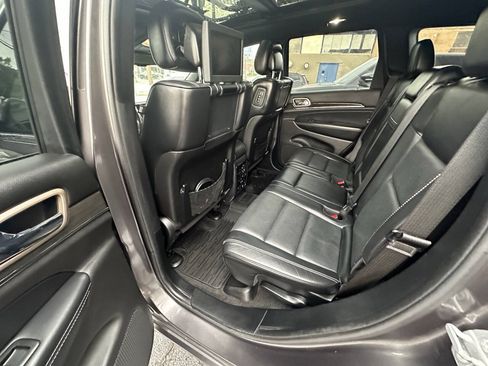 Used 2015 Jeep Grand Cherokee Overland w/ Advanced Technology Group AWD/4WD image 20