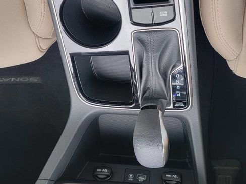 Used 2019 Hyundai Sonata SE w/ Cargo Package FWD image 16