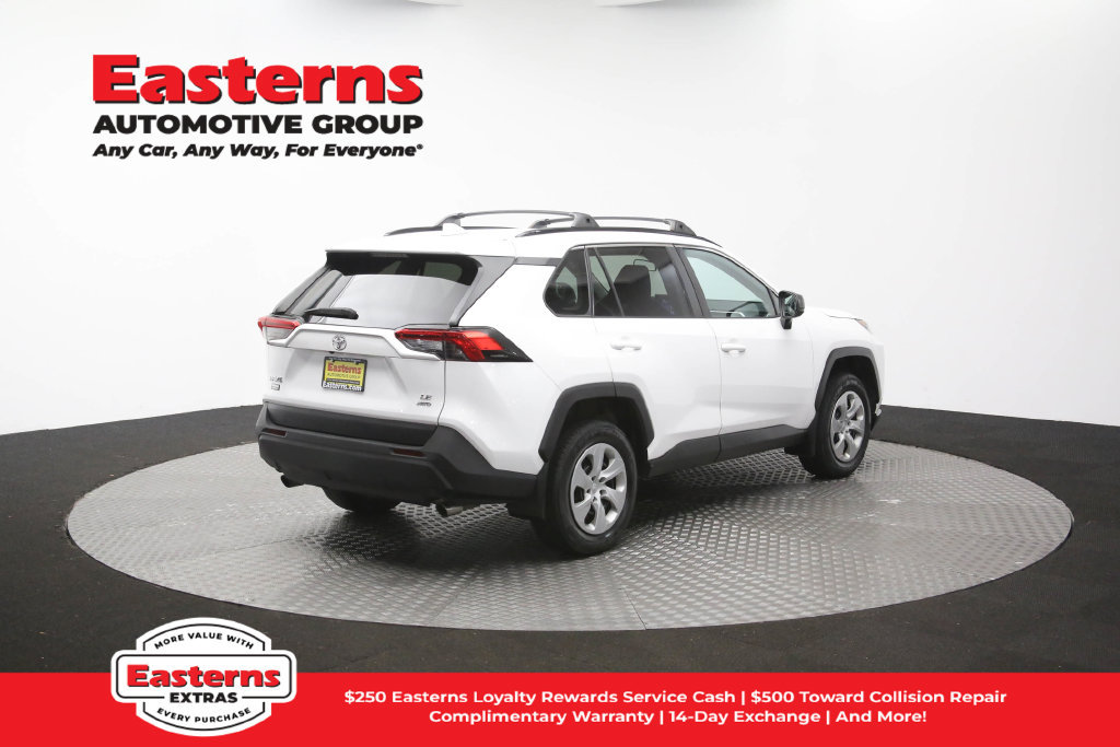Used 2021 Toyota RAV4 LE AWD/4WD image 41