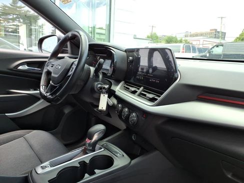 Certified 2024 Chevrolet Trax RS w/ Driver Confidence Package FWD image 24