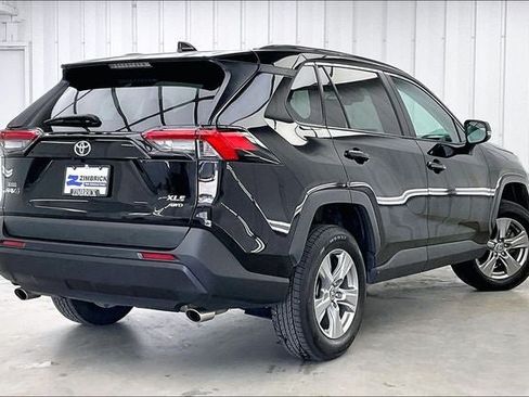 Used 2024 Toyota RAV4 XLE AWD/4WD image 12