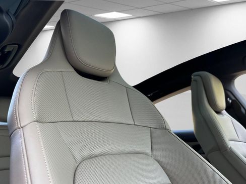 New 2025 Porsche Taycan image 17