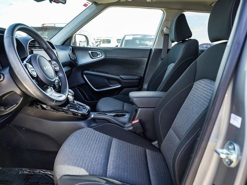 Used 2023 Kia Soul EX image 19