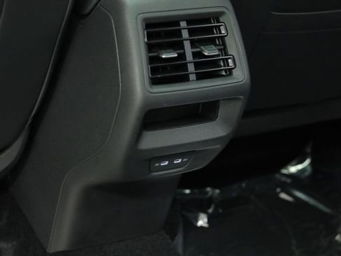 New 2026 Volkswagen Tiguan SE R-Line FWD image 34
