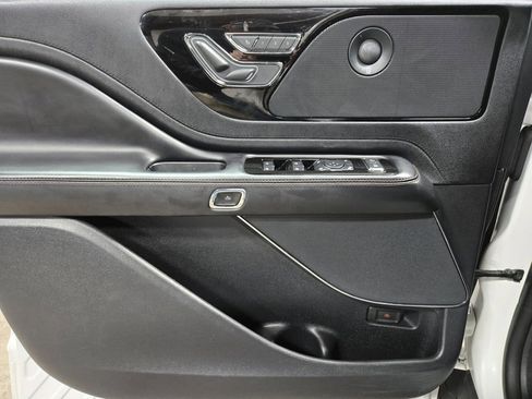 Used 2022 Lincoln Aviator Reserve w/ Equipment Group 201A image 8