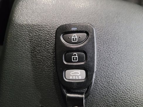 Used 2019 Hyundai Elantra SE w/ Cargo Package FWD image 32