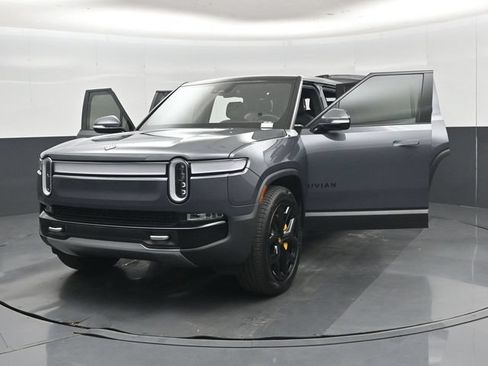 Used 2024 Rivian R1S Adventure Quad AWD/4WD image 61