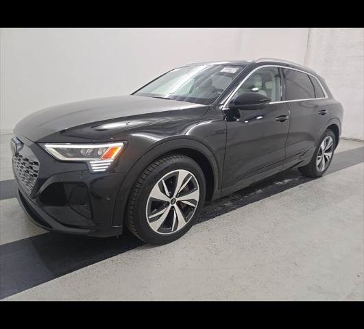 Used 2024 Audi Q8 e-tron Premium Plus AWD/4WD image 5