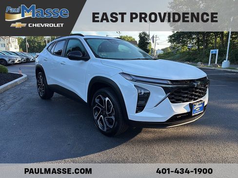 Certified 2024 Chevrolet Trax RS w/ Sunroof Package FWD image 3