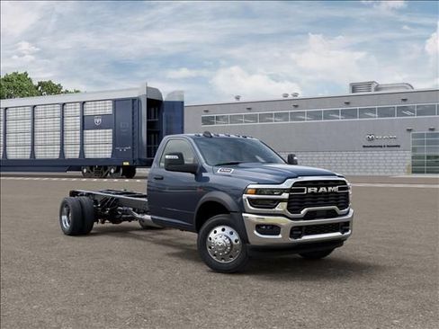 New 2026 RAM 5500 Tradesman AWD/4WD image 5