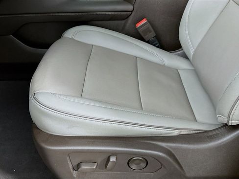 Used 2022 GMC Yukon SLT w/ SLT Premium Package image 19