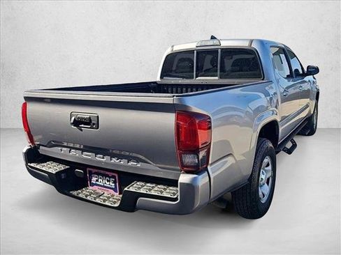 Used 2018 Toyota Tacoma SR image 5