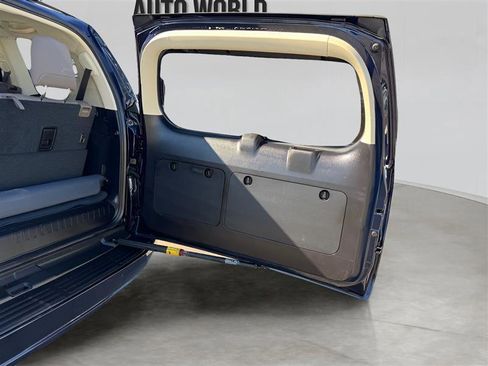 Used 2020 Lexus GX 460 Premium w/ Premium Package image 40