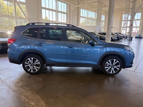Used 2023 Subaru Forester Limited AWD/4WD image 2