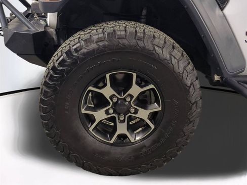 Used 2018 Jeep Wrangler Unlimited Rubicon w/ Cold Weather Group AWD/4WD image 11