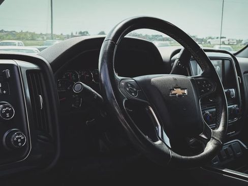 Used 2018 Chevrolet Silverado 1500 LT w/ All Star Edition AWD/4WD image 2