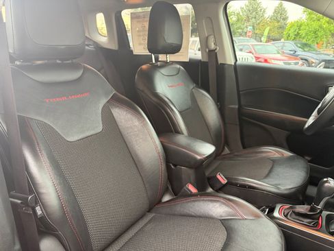 Used 2021 Jeep Compass Trailhawk AWD/4WD image 29