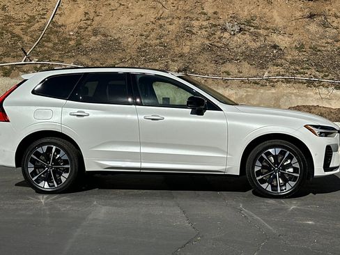 New 2026 Volvo XC60 T8 Plus w/ Climate Package image 4