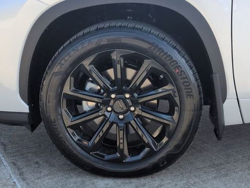 Certified 2026 Toyota Highlander XLE image 11