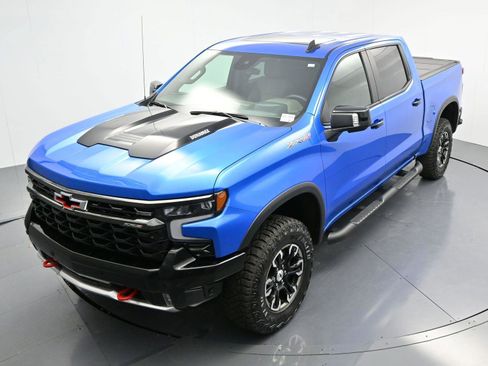 Used 2025 Chevrolet Silverado 1500 ZR2 w/ Technology Package image 42