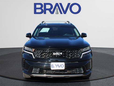 Used 2023 Kia Sorento S image 2