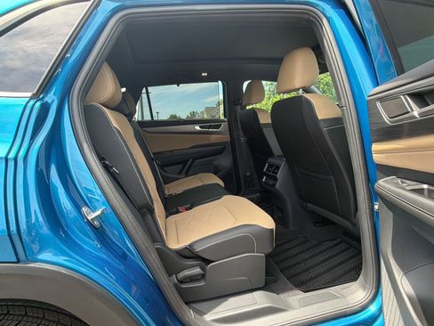 Used 2024 Volkswagen Atlas Cross Sport SE AWD/4WD image 26